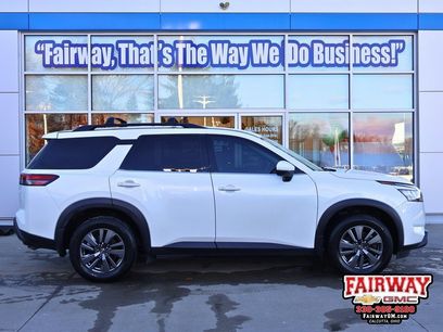 Used 2022 Nissan Pathfinder SV