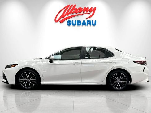 Used 2023 Toyota Camry SE w/ Convenience Package FWD image 8