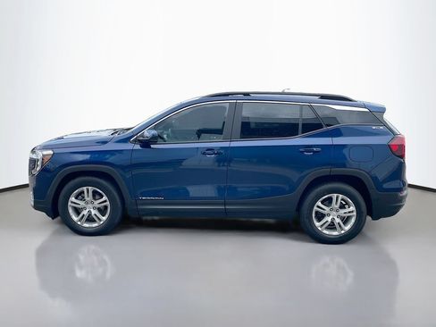 Used 2022 GMC Terrain SLE w/ Driver Convenience Package FWD image 3