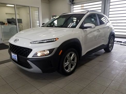 Used 2022 Hyundai Kona SEL image 2