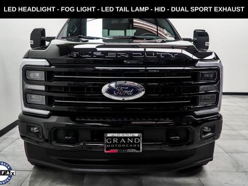 Used 2025 Ford F250 Platinum AWD/4WD image 4