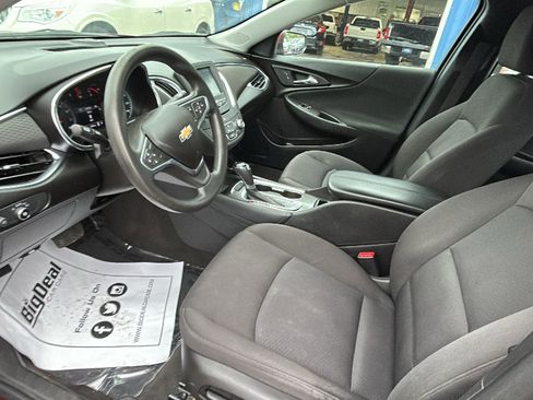 Used 2018 Chevrolet Malibu LT image 21