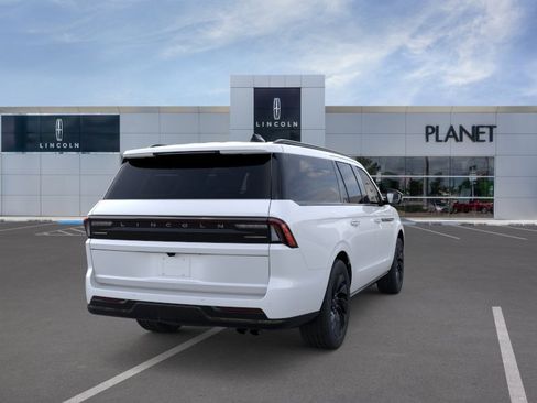 New 2026 Lincoln Navigator L Reserve w/ Jet Appearance Package AWD/4WD image 8