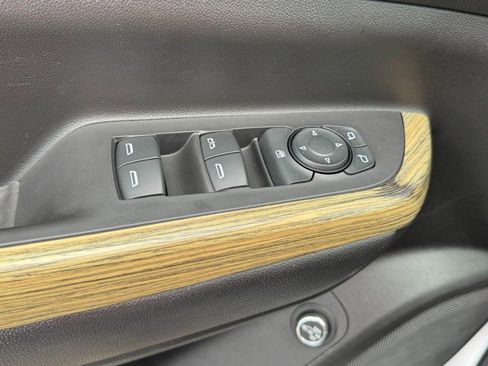Used 2019 GMC Acadia Denali w/ Technology Package FWD image 23