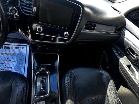 Used 2020 Mitsubishi Outlander SE FWD image 11