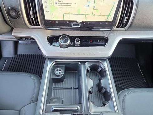 New 2026 Ford Expedition Active image 25