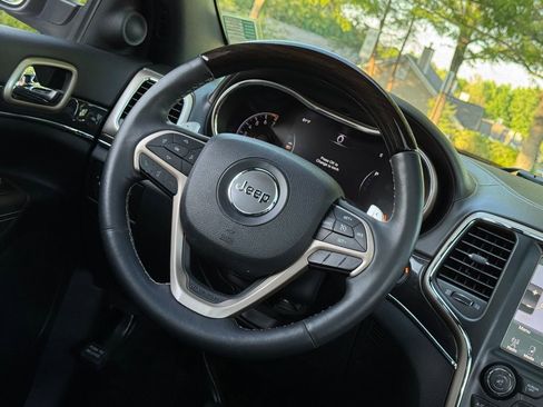 Used 2014 Jeep Grand Cherokee Overland RWD image 14