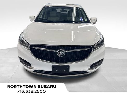 Used 2021 Buick Enclave Essence w/ Sound and Sites Package AWD/4WD image 4