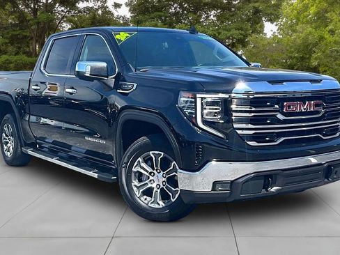 Used 2024 GMC Sierra 1500 SLT image 11