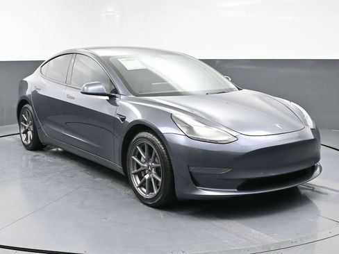 Used 2022 Tesla Model 3 Long Range image 2