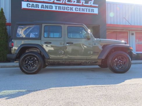 Used 2026 Jeep Wrangler Unlimited Sport AWD/4WD image 3