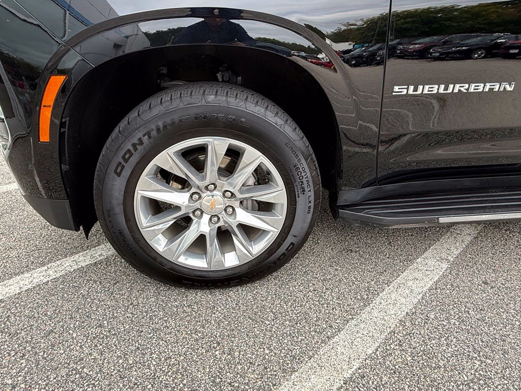 Used 2026 Chevrolet Suburban Premier AWD/4WD image 37