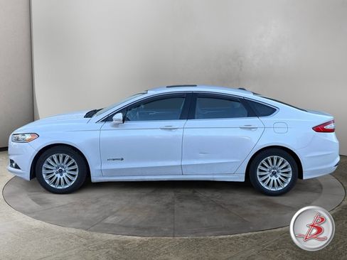 Used 2016 Ford Fusion SE w/ Equipment Group 502A image 4