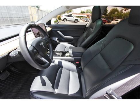 Used 2020 Tesla Model 3 Standard Range RWD image 15