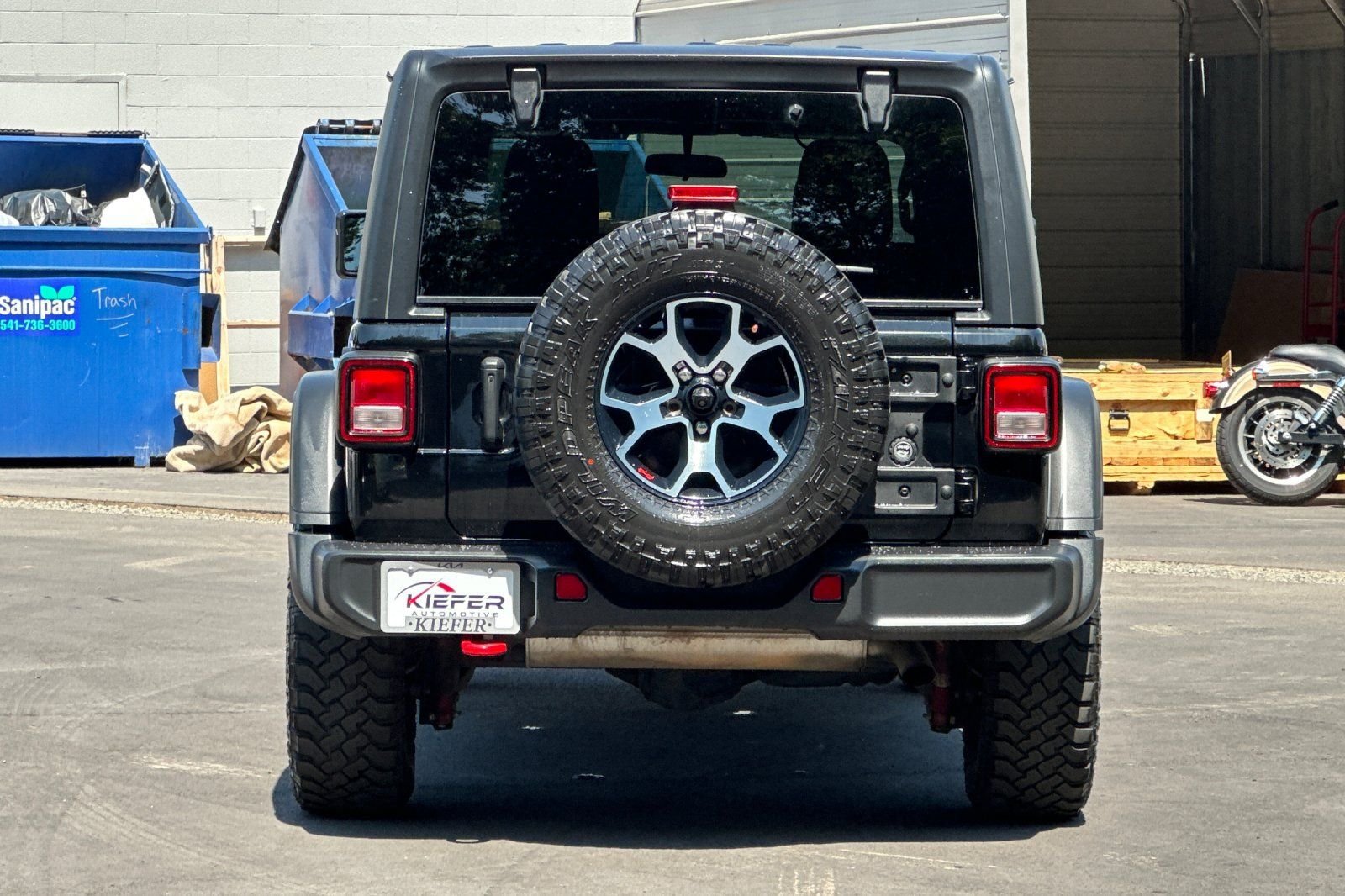 Used 2021 Jeep Wrangler Unlimited Rubicon w/ Cold Weather Group AWD/4WD image 5