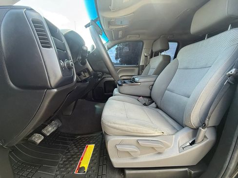 Used 2019 Chevrolet Silverado 1500 Custom w/ Custom Convenience Package RWD image 10