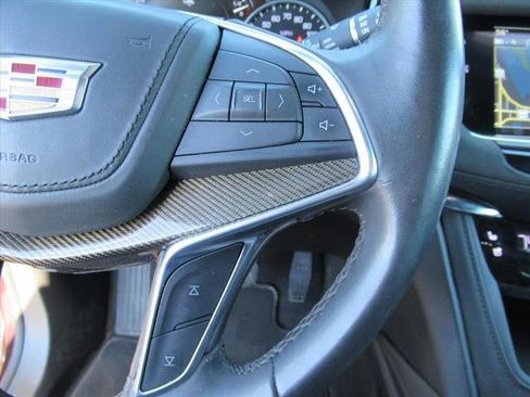 Used 2018 Cadillac XT5 Platinum w/ Driver Assist Package image 23