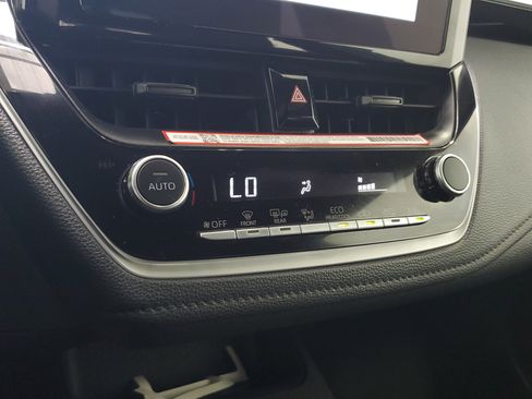 Used 2025 Toyota Corolla SE FWD image 30