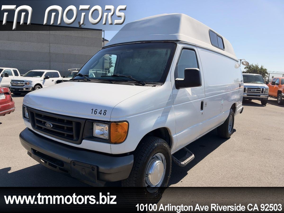Used 2004 Ford E-350 and Econoline 350 Extended Super Duty RWD image 1