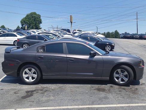 Used 2014 Dodge Charger SE image 4