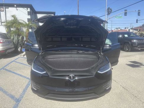 Used 2018 Tesla Model X 75D image 27