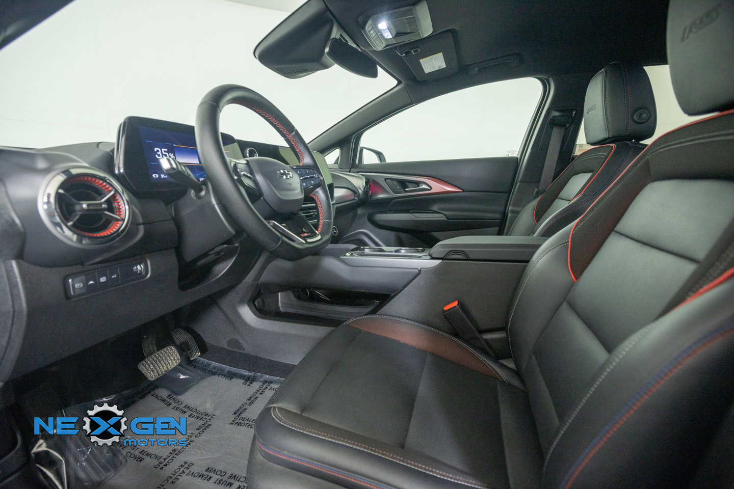 Used 2024 Chevrolet Equinox EV RS FWD image 11