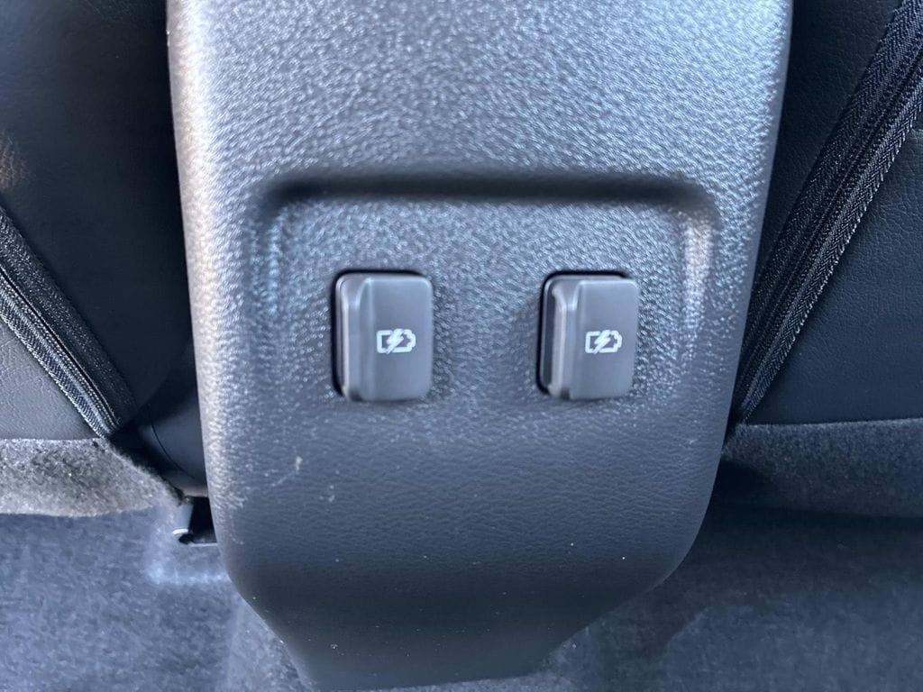 Certified 2023 Nissan Kicks SR w/ SR Premium Package FWD image 16