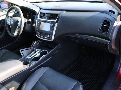 Used 2016 Nissan Altima 2.5 SL w/ 2.5 Technology w/LED Package image 12