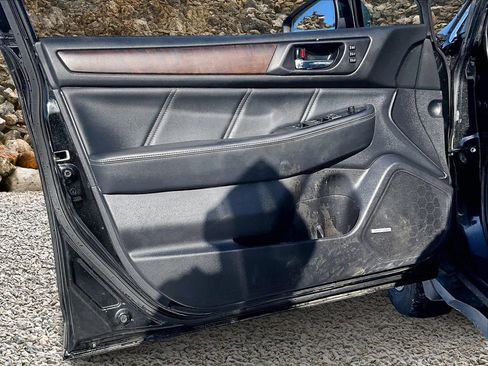 Used 2019 Subaru Outback 2.5i Limited w/ Popular Package #2 image 18