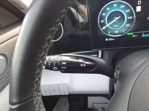 Used 2025 Hyundai Elantra Limited w/ Cargo Package image 26