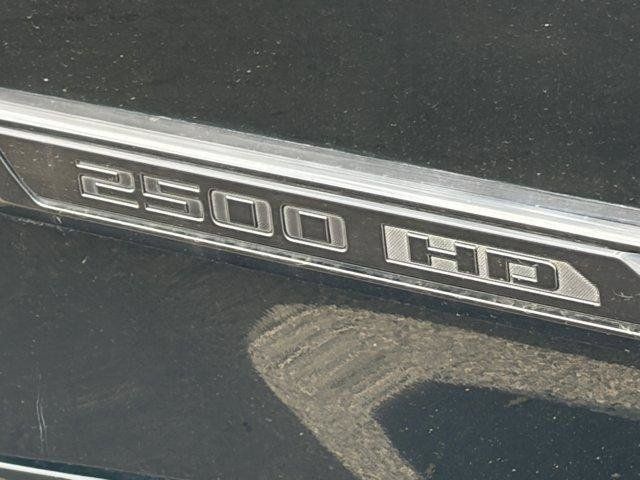 Used 2024 Chevrolet Silverado 2500 High Country w/ High Country Premium Package AWD/4WD image 9