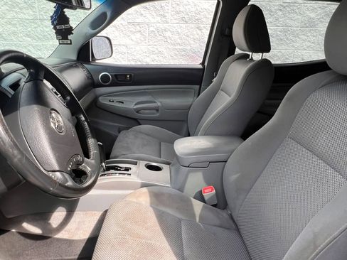 Used 2011 Toyota Tacoma 4x4 Double Cab w/ TRD Off-Road Pkg image 8
