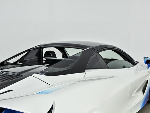 Used 2021 McLaren 720S Spider RWD image 41