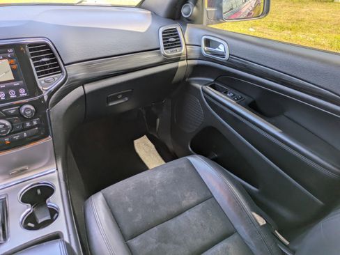 Used 2021 Jeep Grand Cherokee Laredo X RWD image 16