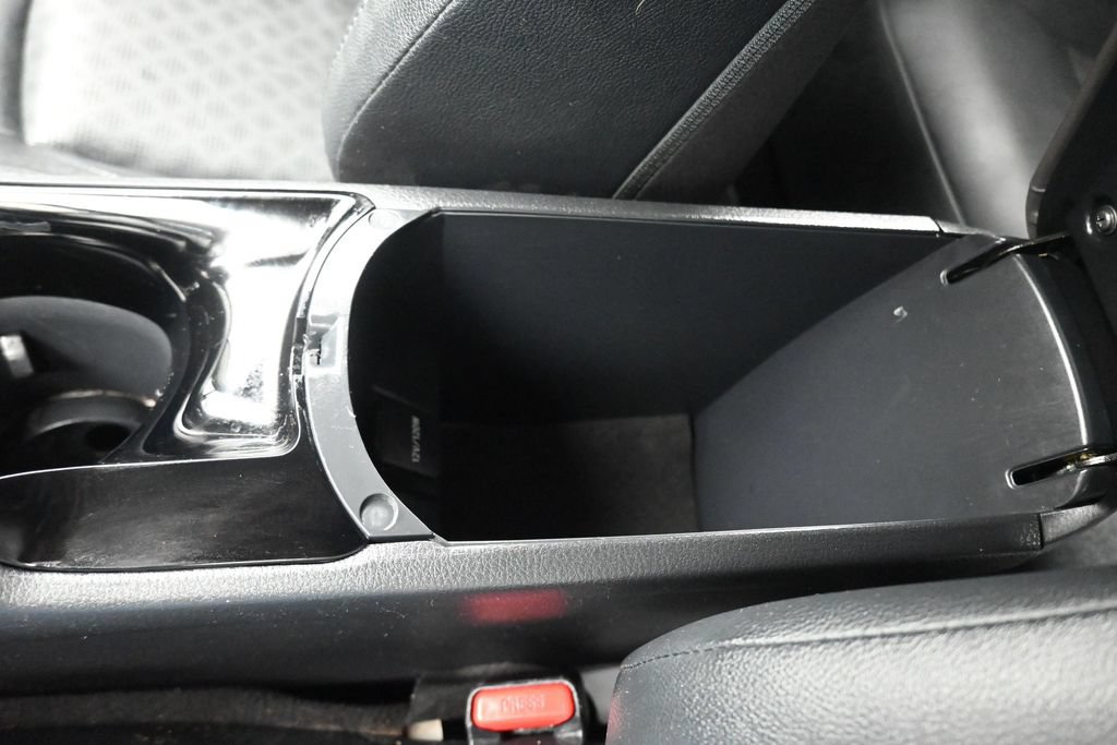 Used 2021 Toyota C-HR Limited FWD image 23