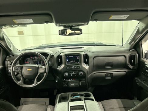 Used 2024 Chevrolet Silverado 2500 Custom w/ Custom Value Package image 18