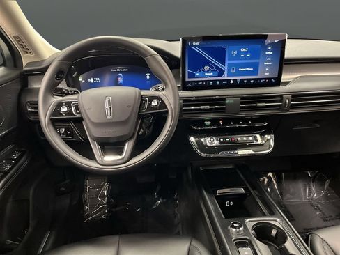 Used 2024 Lincoln Corsair AWD image 5