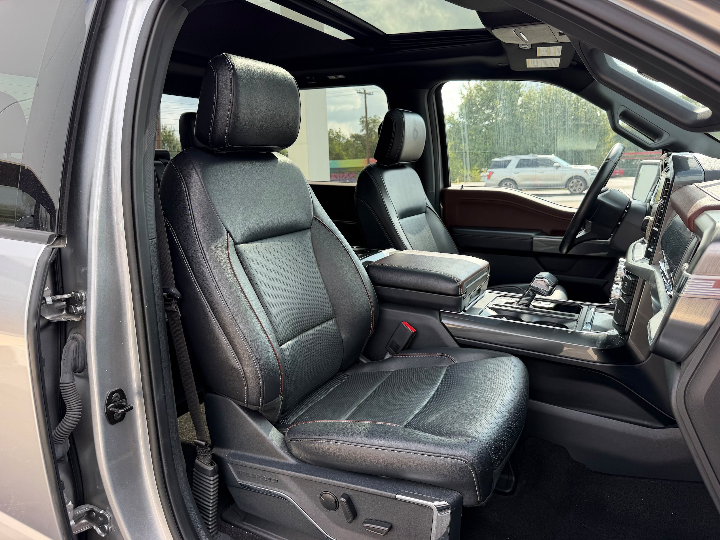Used 2022 Ford F150 Lariat AWD/4WD image 10