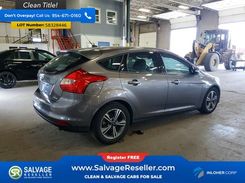 Used 2014 Ford Focus SE w/ SE Sport Package FWD image 4