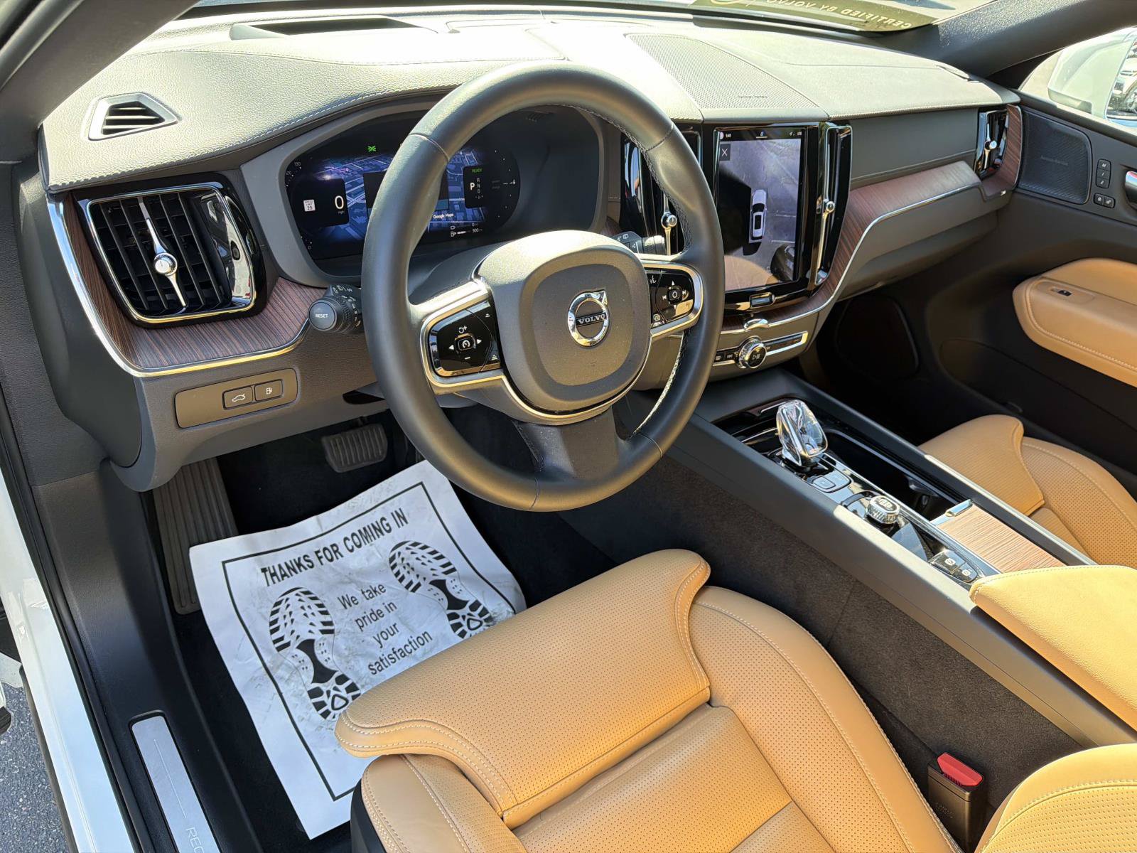 Certified 2023 Volvo XC60 T8 Ultimate w/ Climate Package AWD/4WD image 9