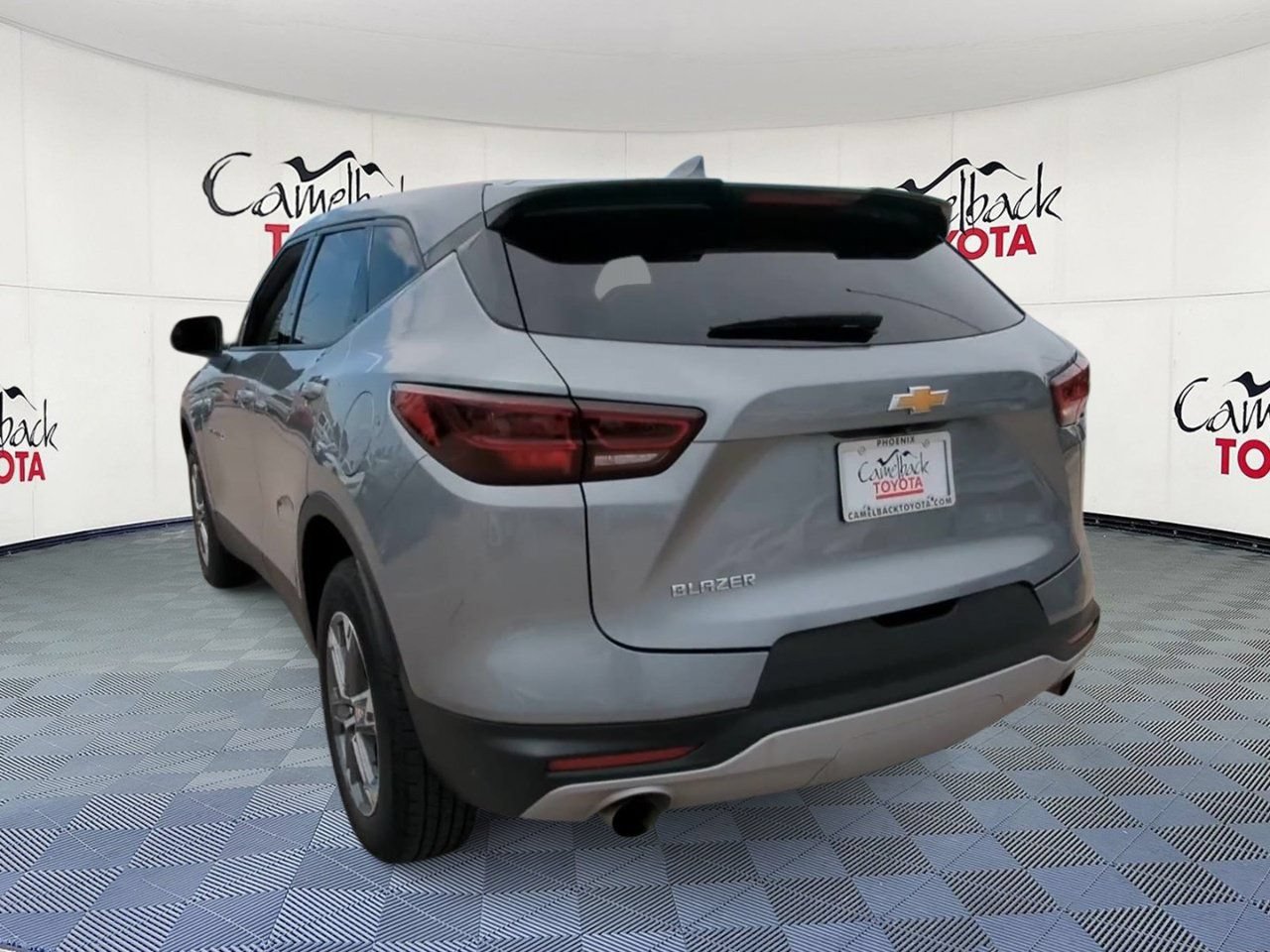 Used 2025 Chevrolet Blazer LT FWD image 7