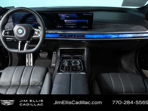 Used 2023 BMW 760i xDrive AWD/4WD image 17