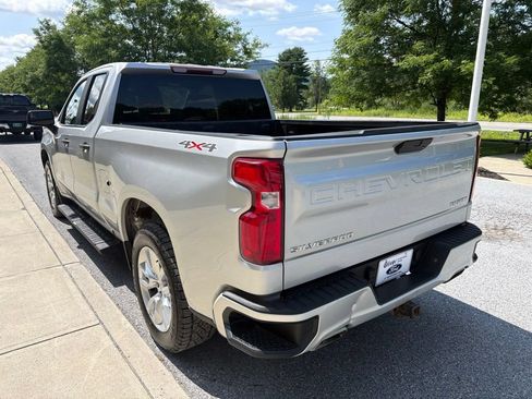 Used 2019 Chevrolet Silverado 1500 Custom w/ Custom Convenience Package AWD/4WD image 5