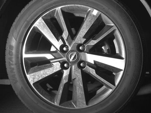 Used 2025 Nissan Versa SV FWD image 16