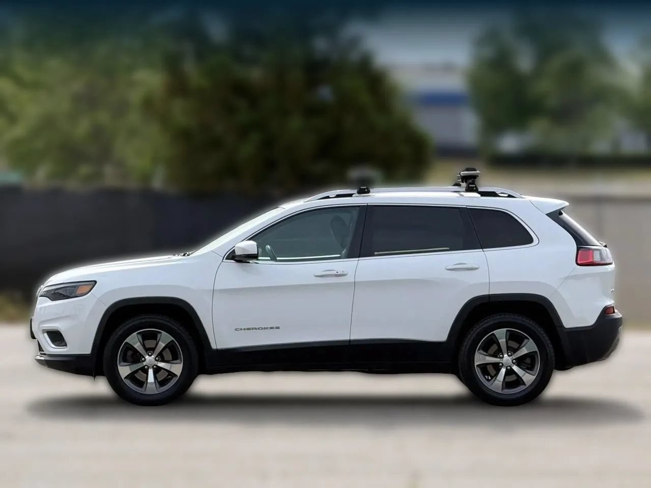 Used 2019 Jeep Cherokee Limited AWD/4WD image 8