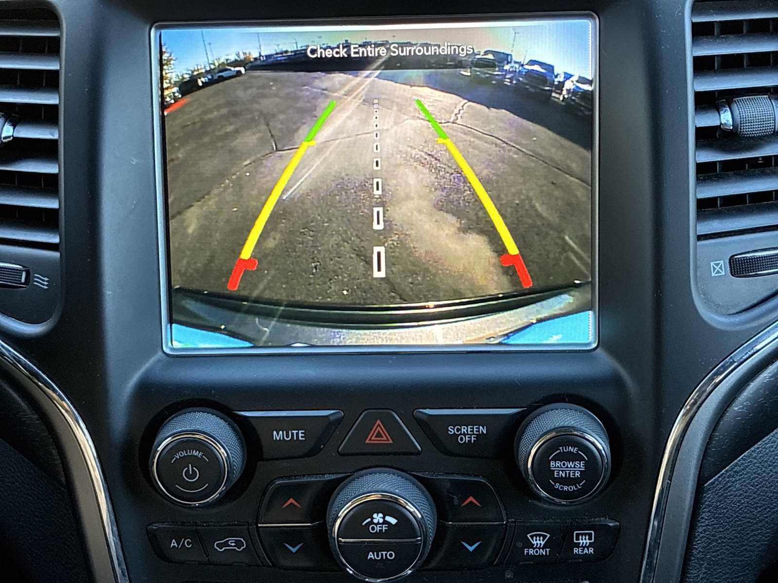 Used 2018 Jeep Grand Cherokee Altitude AWD/4WD image 23