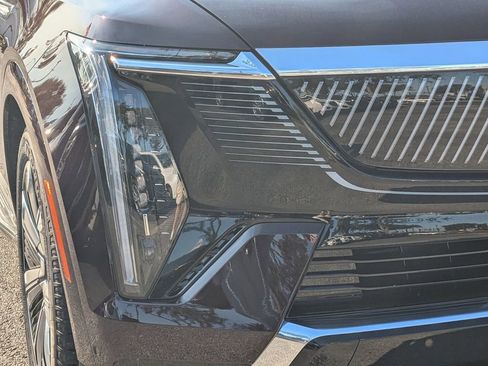 New 2025 Cadillac Escalade IQ Luxury 1 w/ Smart Trailering package image 9