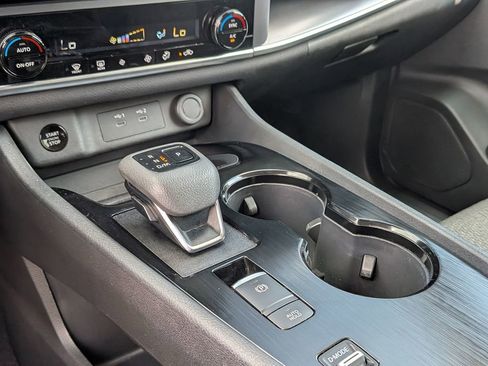 Certified 2025 Nissan Rogue SV FWD image 21