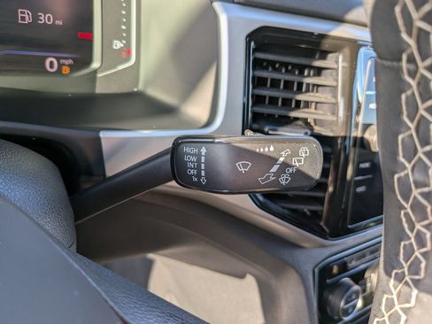 Used 2023 Volkswagen Atlas Cross Sport SE w/ Panoramic Sunroof Package FWD image 31