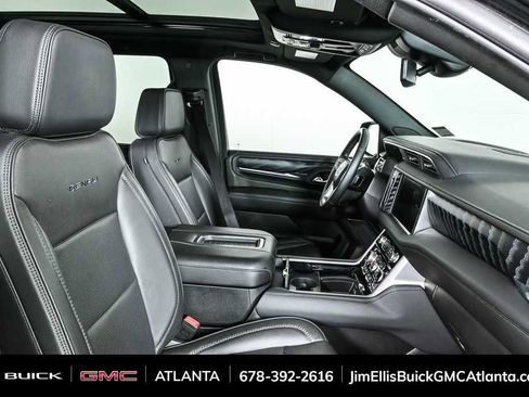 Used 2024 GMC Yukon XL Denali image 24